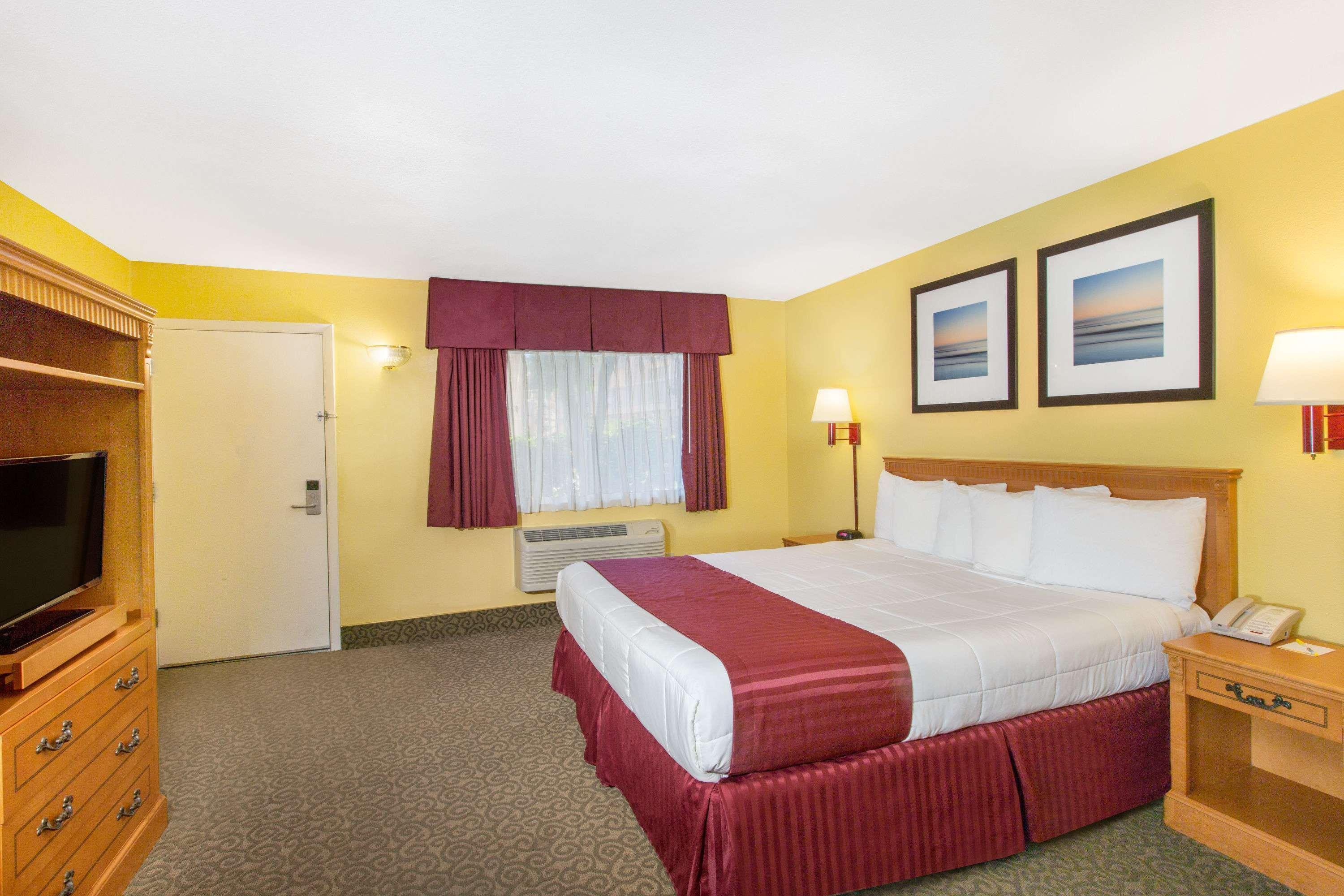 Days Inn By Wyndham Redwood City Exterior foto